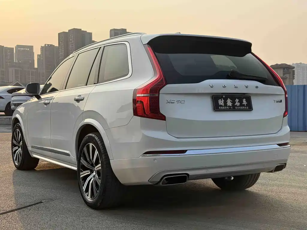 Volvo XC90 — фото 17
