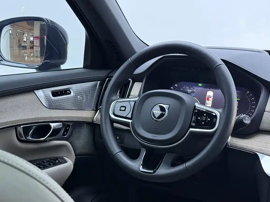 Volvo XC90 PHEV — фото 24