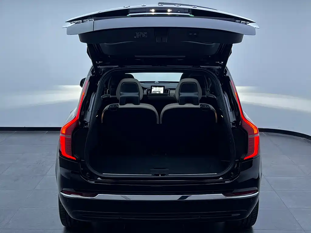 Volvo XC90 PHEV — фото 9