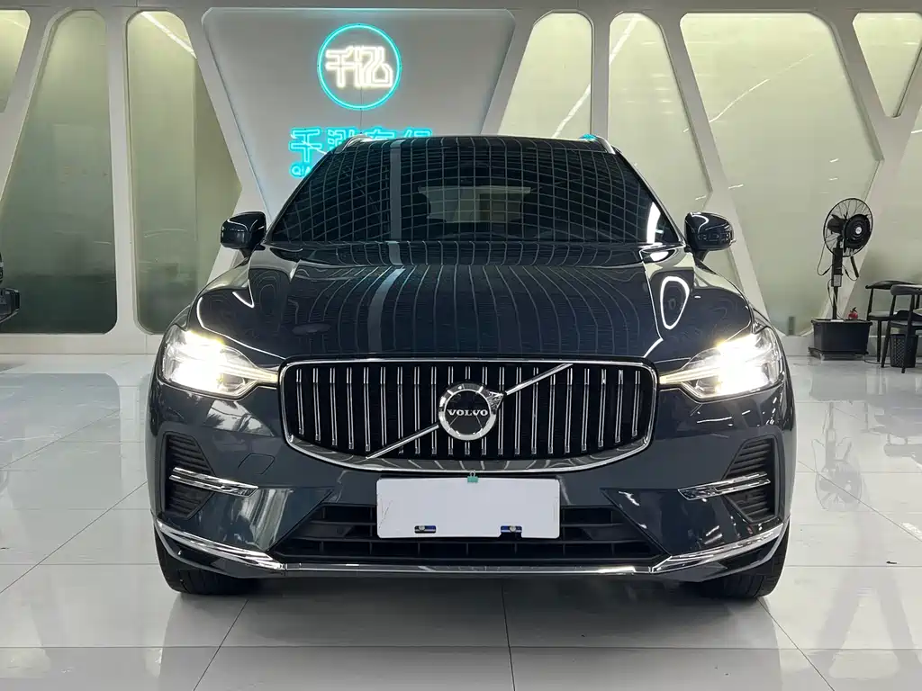 Volvo XC60 — фото 2