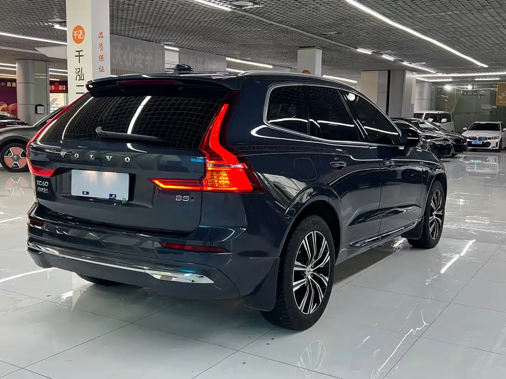 Volvo XC60 — фото 7