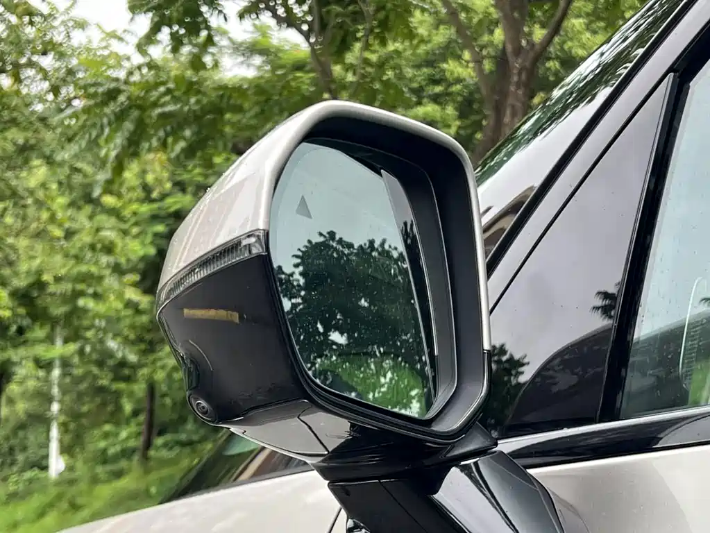 Volvo EM90 — фото 24