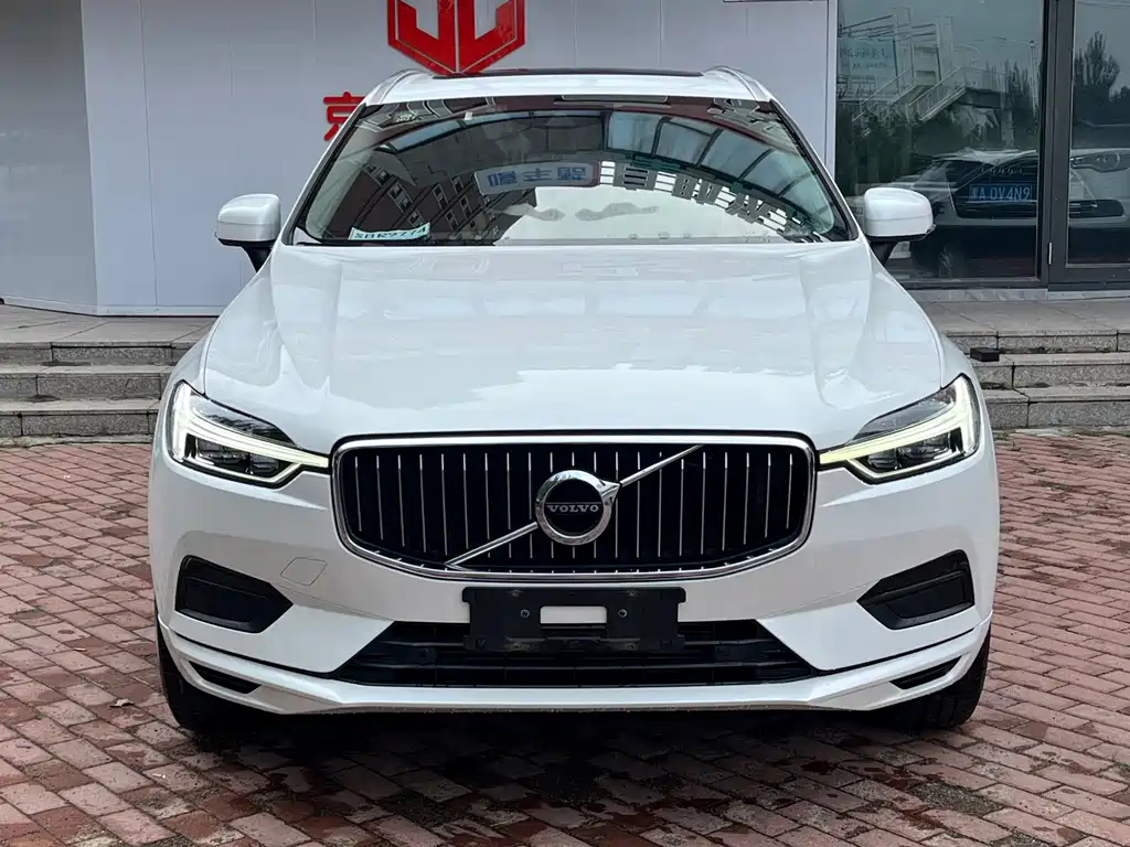 Volvo XC60 — фото 2