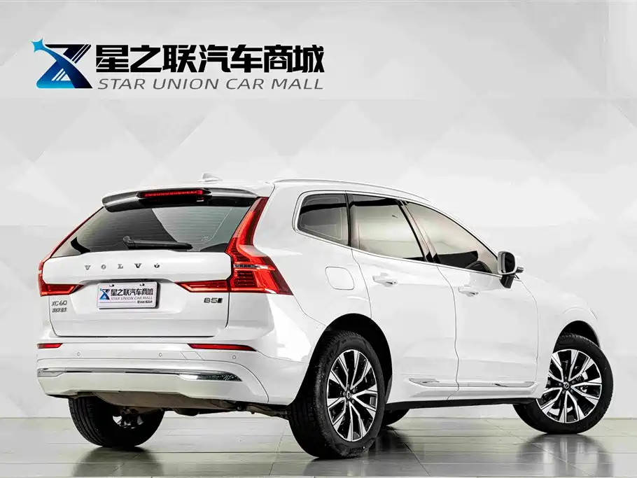 Volvo XC60 — фото 6