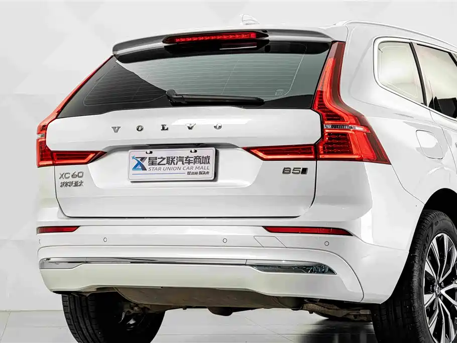 Volvo XC60 — фото 7