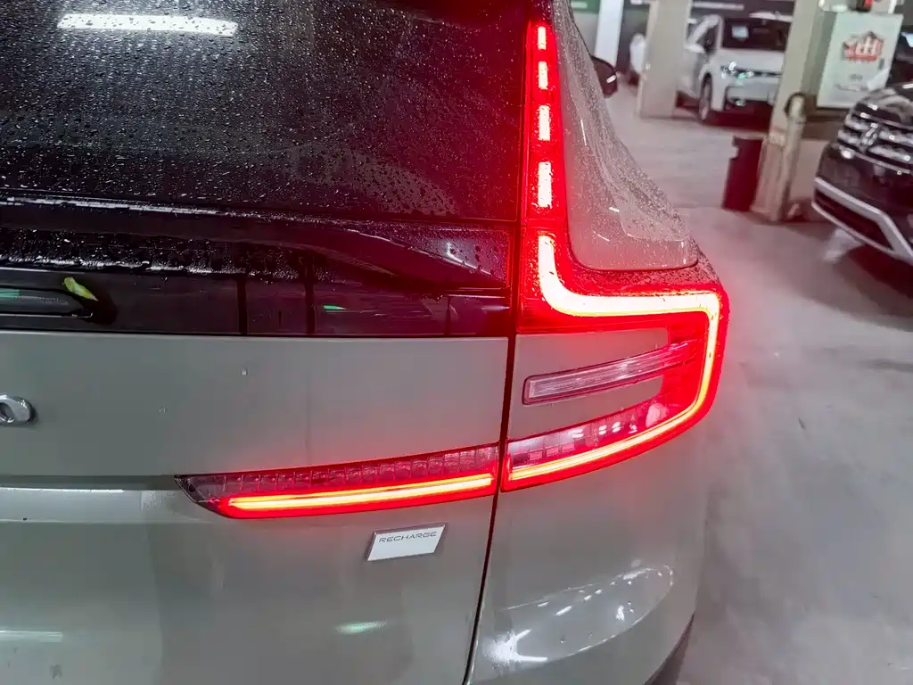 Volvo C40 — фото 13