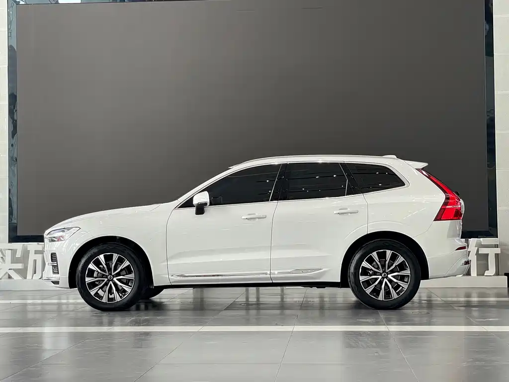 Volvo XC60 — фото 3