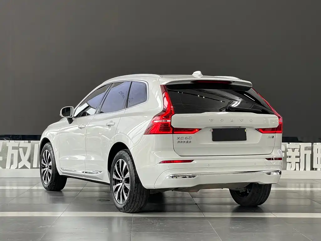 Volvo XC60 — фото 4