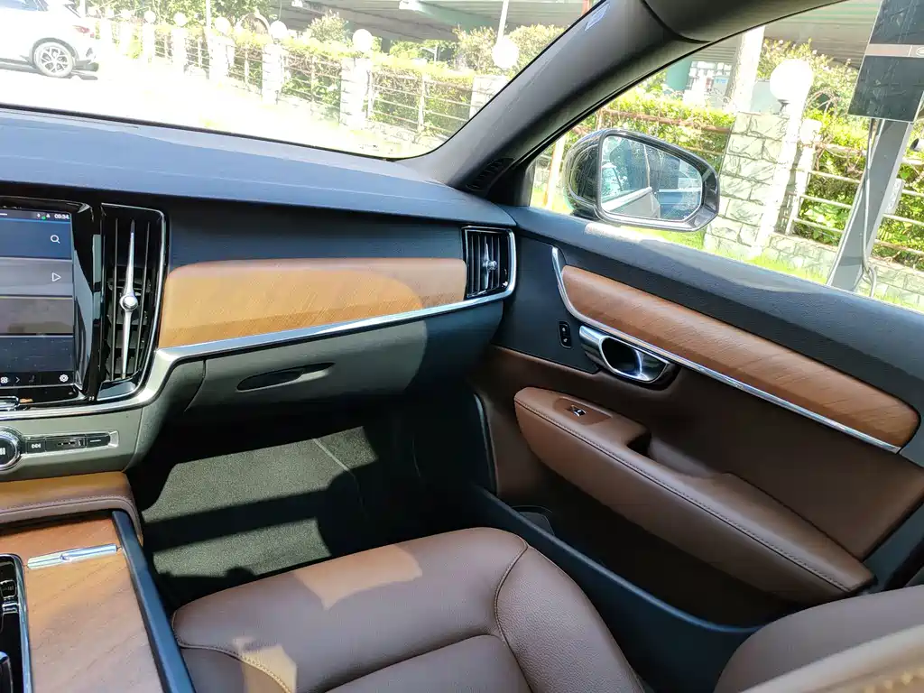 Volvo S90 — фото 13