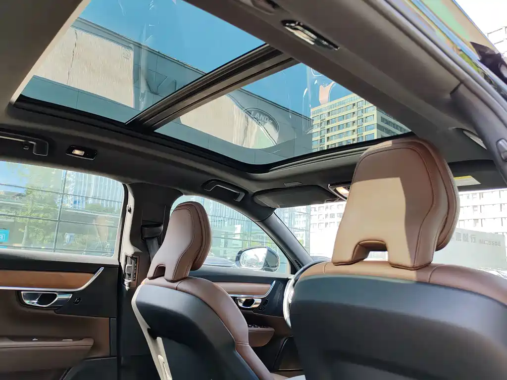 Volvo S90 — фото 14
