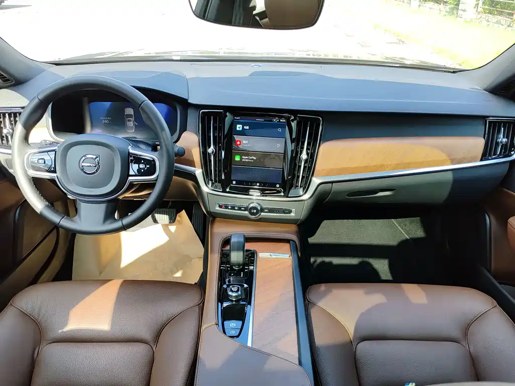 Volvo S90 — фото 10