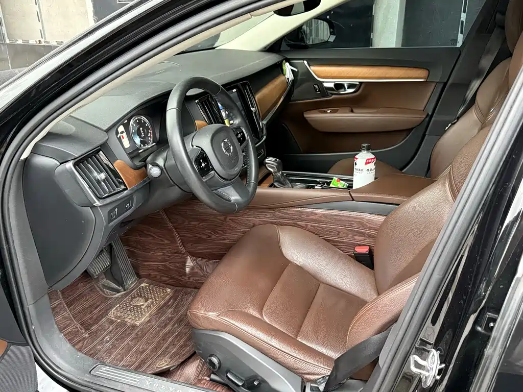Volvo S90 — фото 3