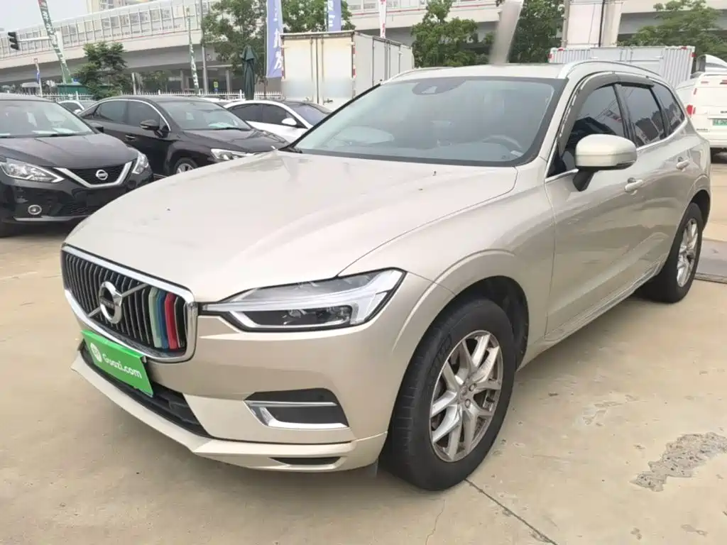 Volvo XC60 — фото 2