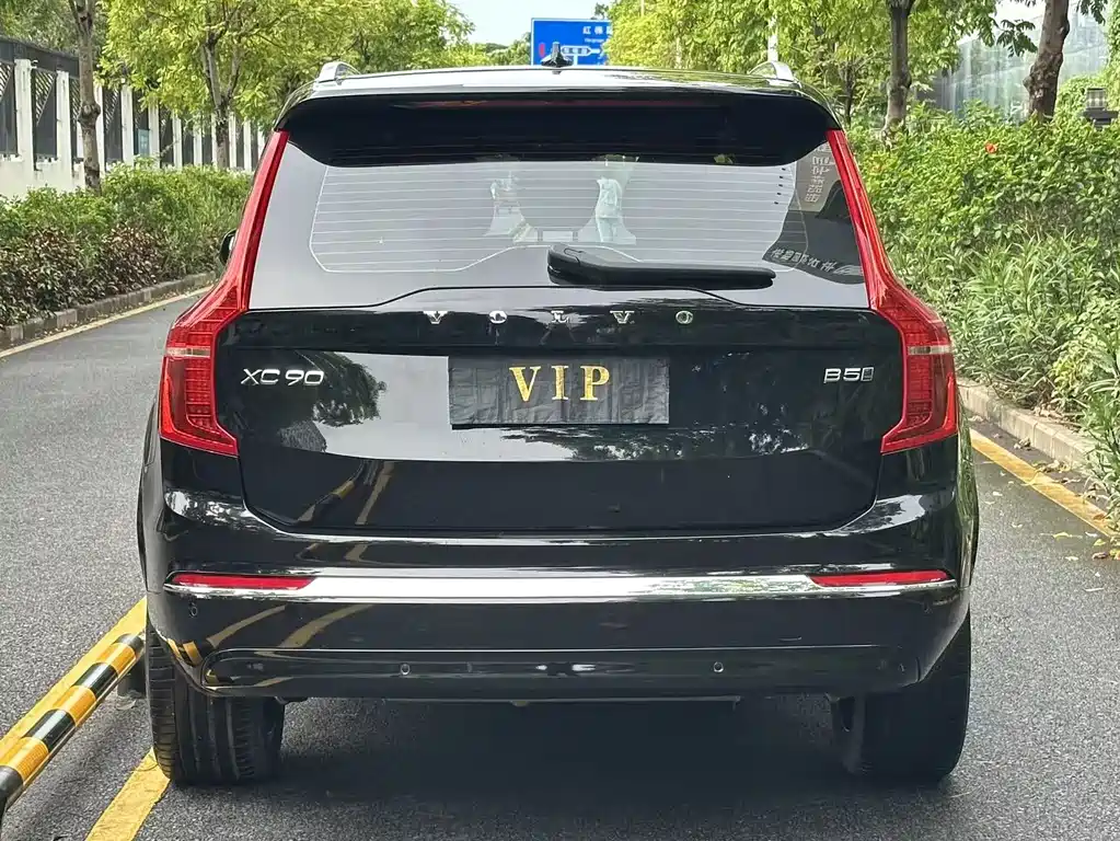 Volvo XC90 — фото 9