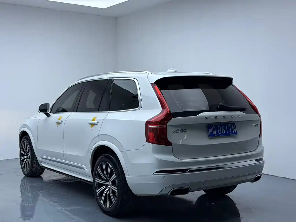 Volvo XC90 — фото 8