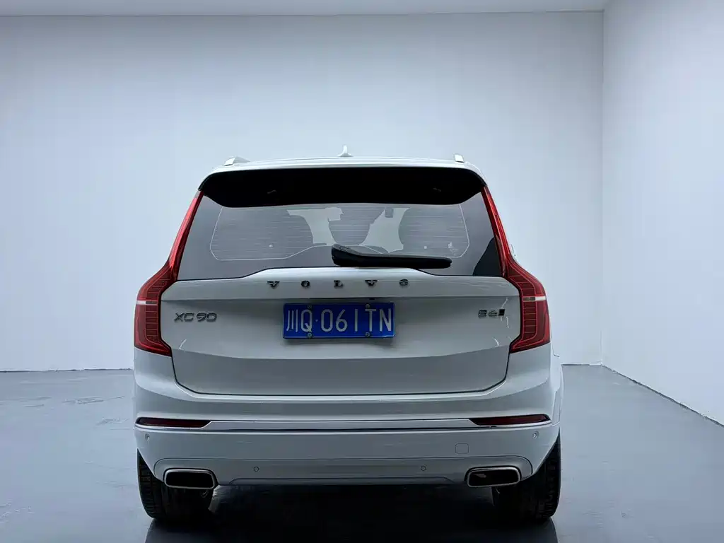 Volvo XC90 — фото 9