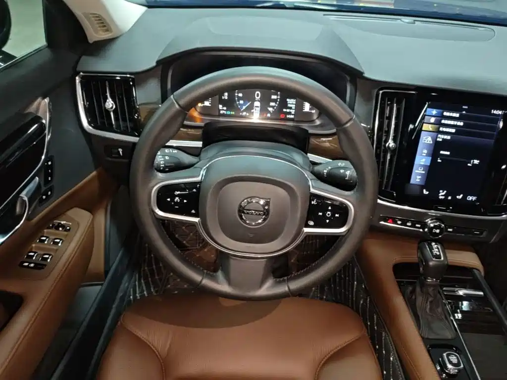 Volvo S90 — фото 11