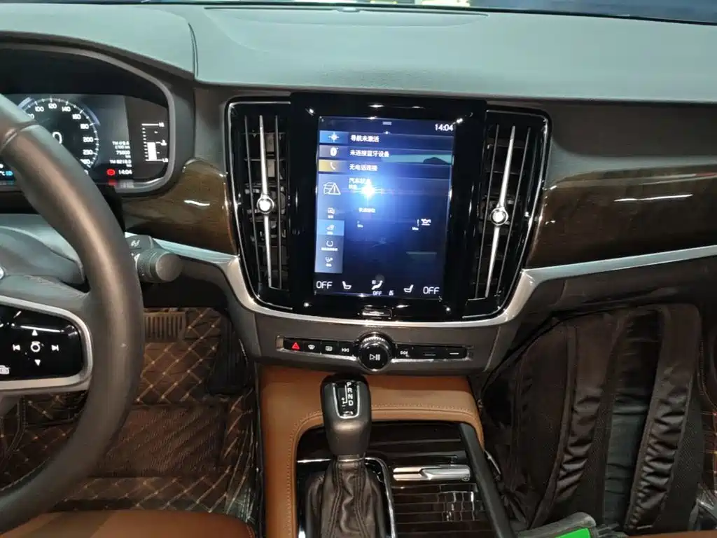 Volvo S90 — фото 13
