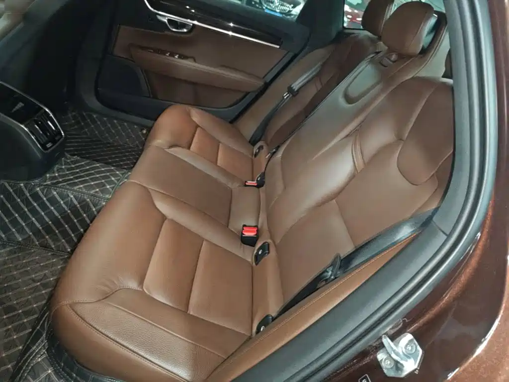 Volvo S90 — фото 17