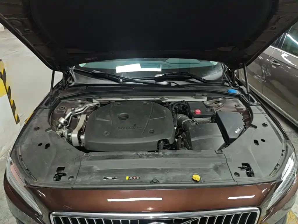 Volvo S90 — фото 20