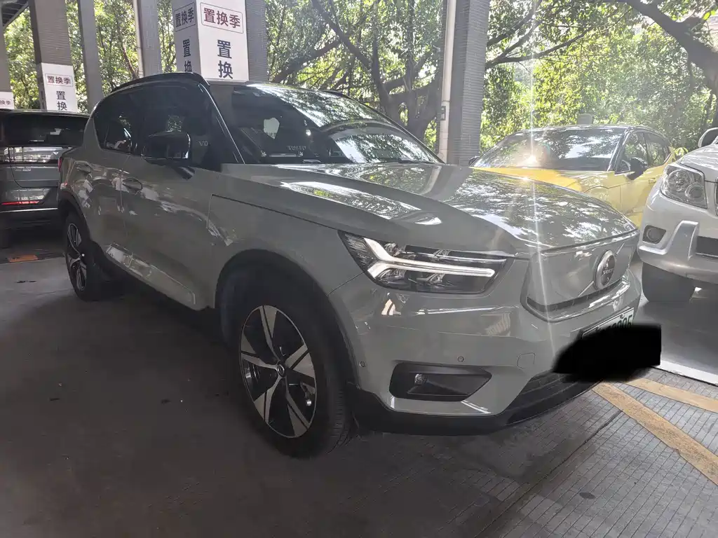 Volvo XC40 NEV — фото 3