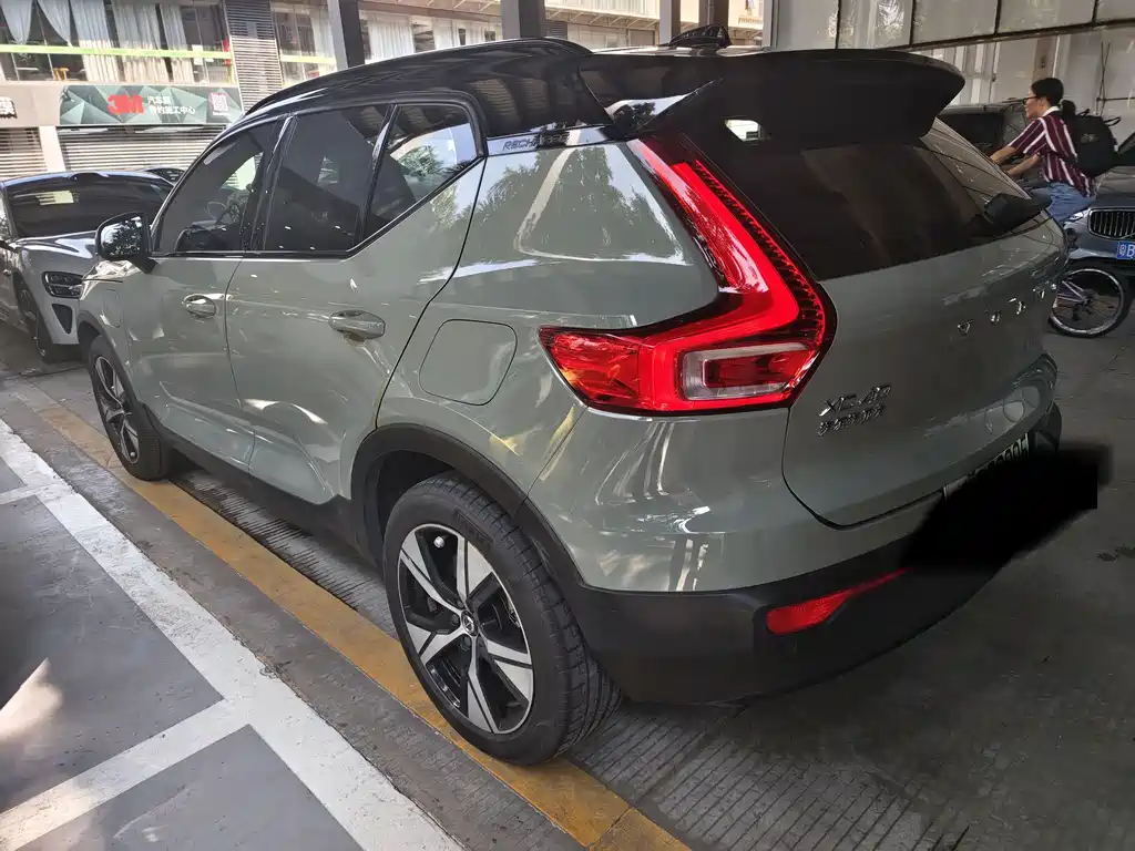 Volvo XC40 NEV — фото 8
