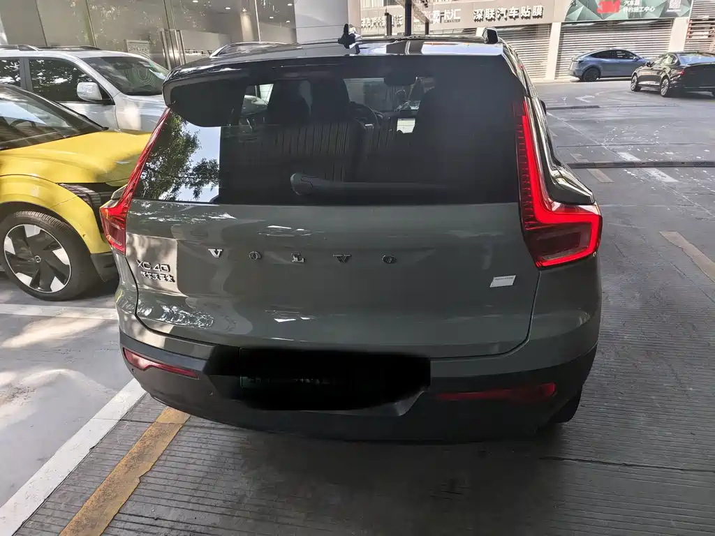 Volvo XC40 NEV — фото 9