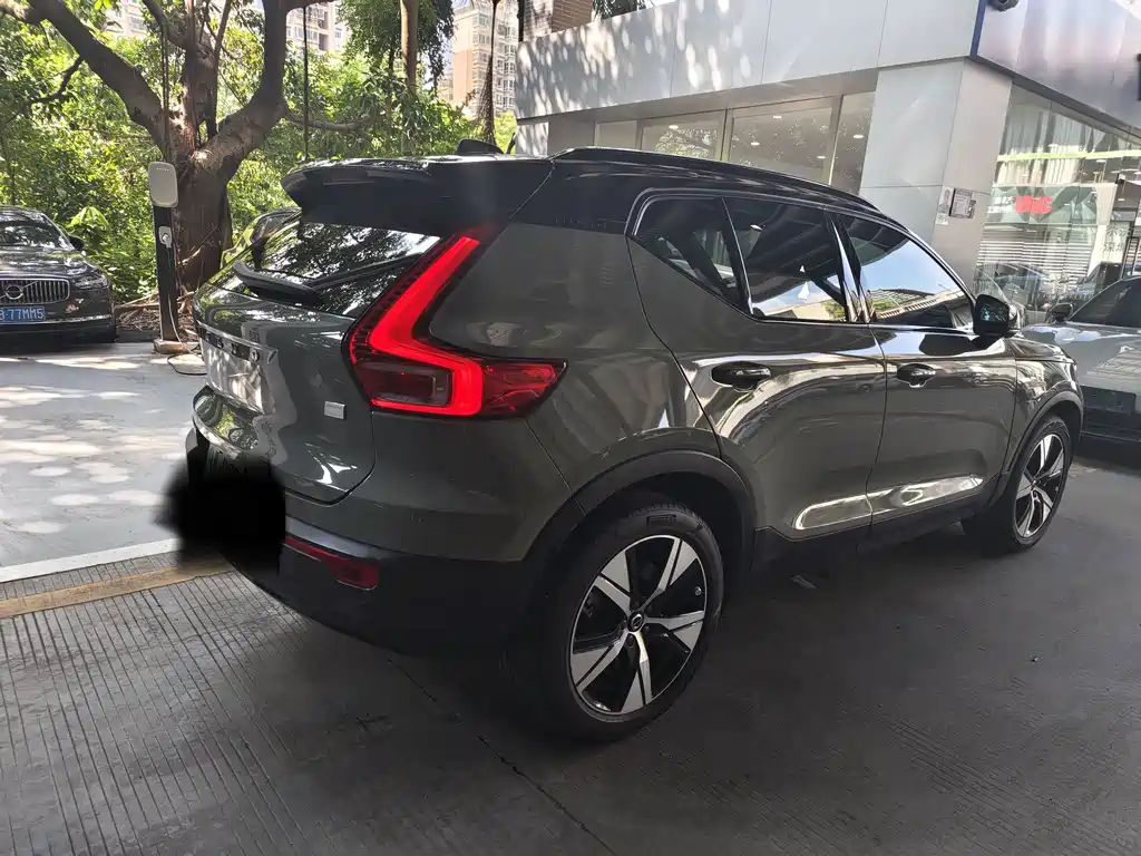 Volvo XC40 NEV — фото 10
