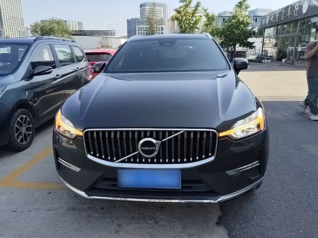 Volvo XC60 — фото 3