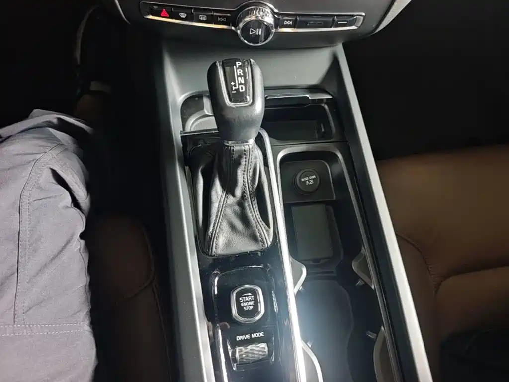 Volvo S60 — фото 14