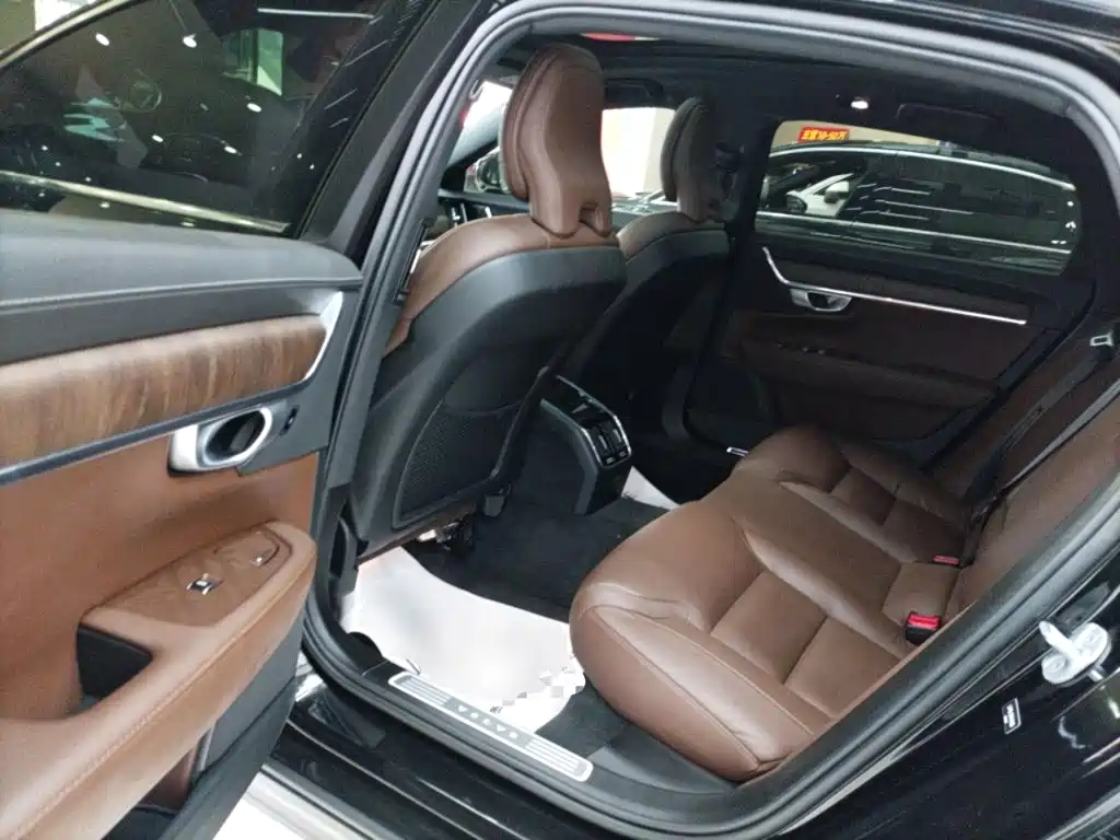 Volvo S90 — фото 13