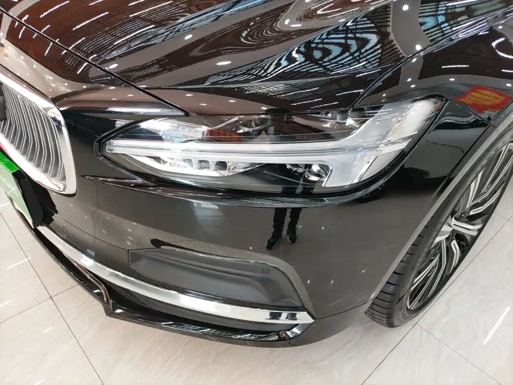 Volvo S90 — фото 18