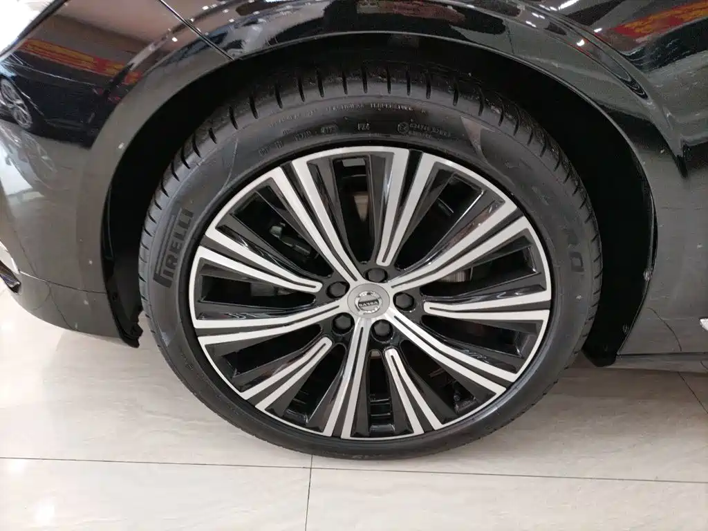 Volvo S90 — фото 25