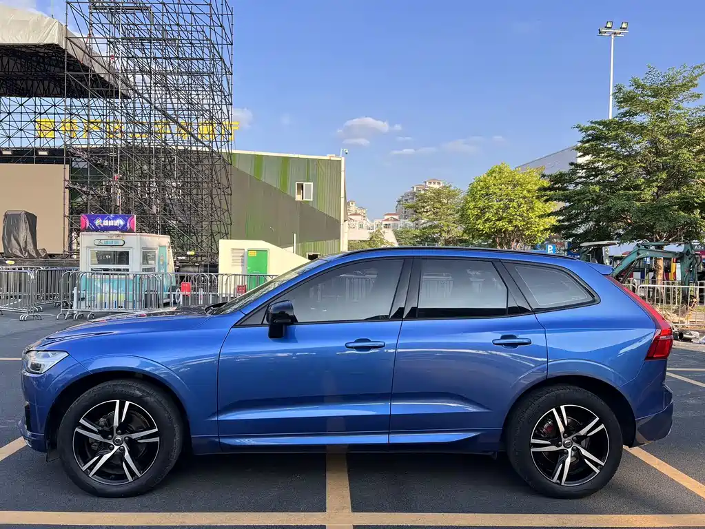 Volvo XC60 — фото 3