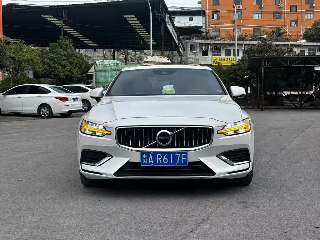 Volvo S60 — фото 2