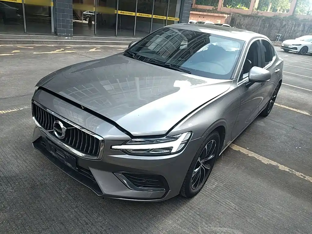 Volvo S60 — фото 2