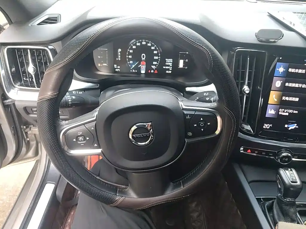 Volvo S60 — фото 11