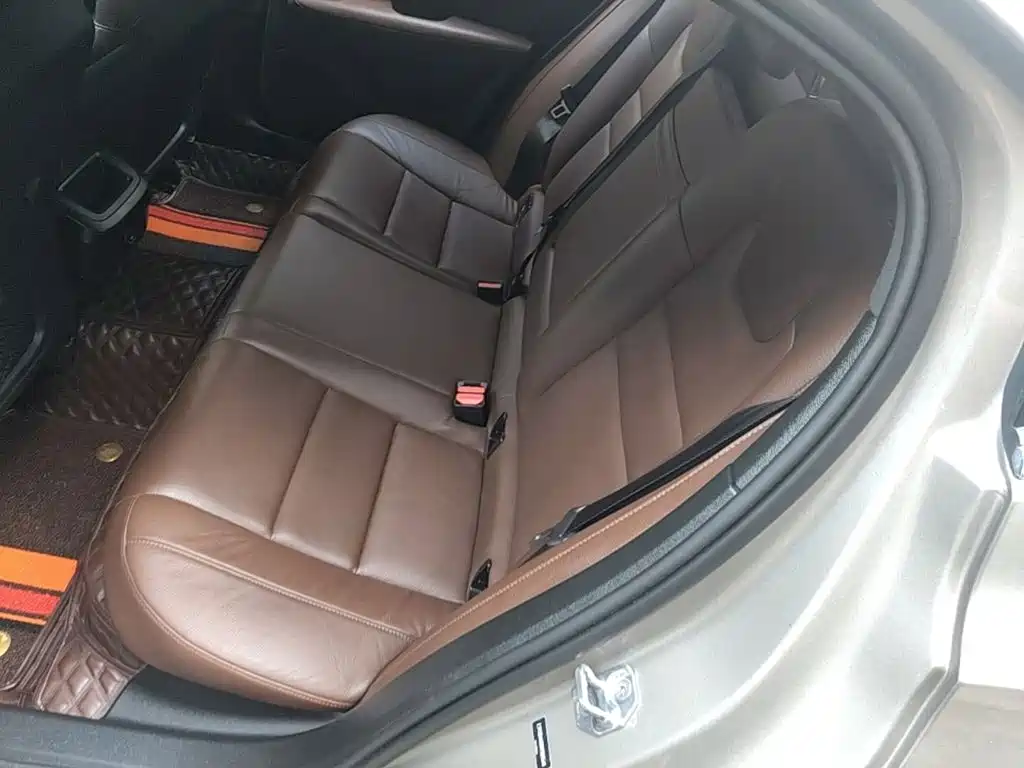 Volvo S60 — фото 17