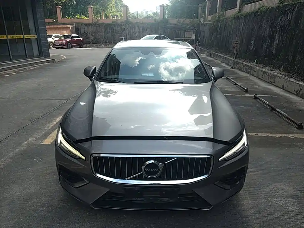 Volvo S60 — фото 3