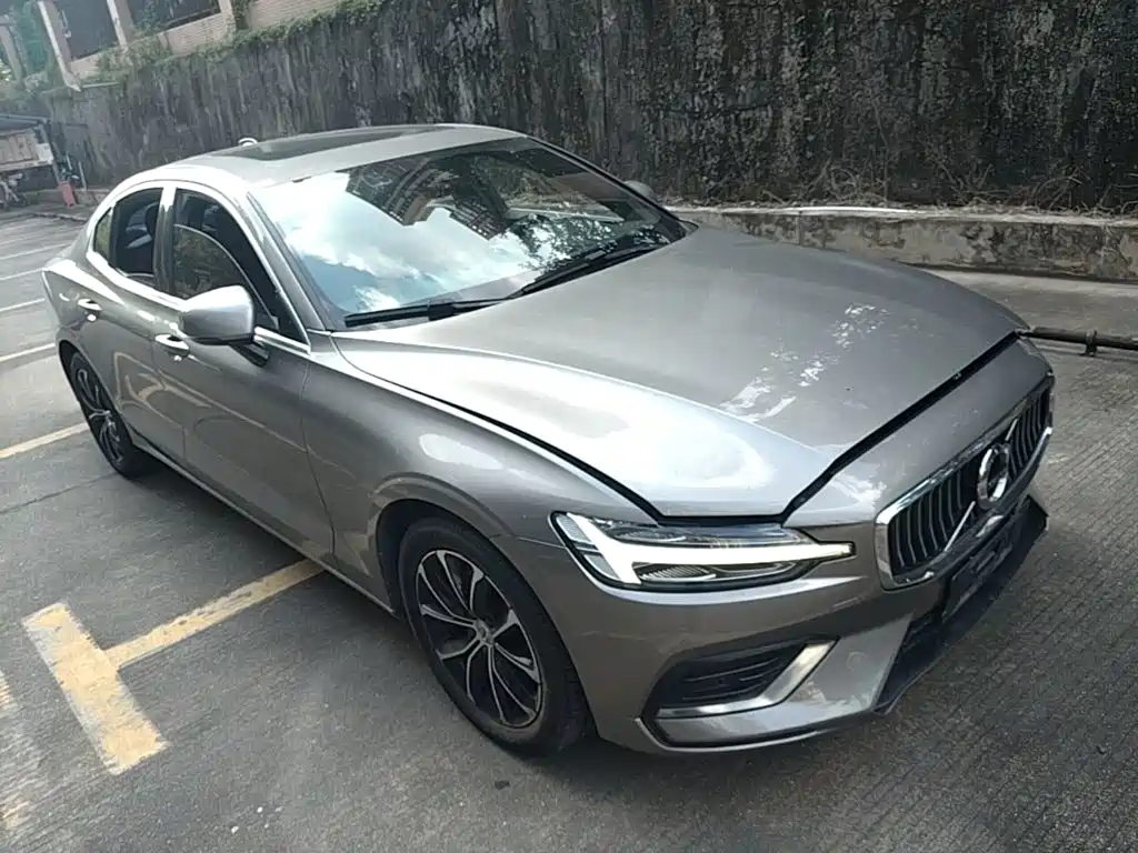 Volvo S60 — фото 4
