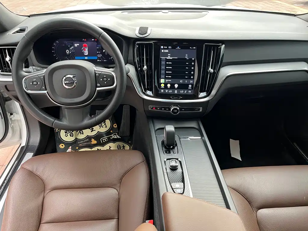 Volvo S60 — фото 17