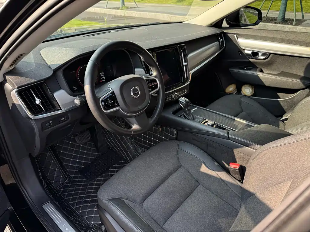 Volvo S90 — фото 3