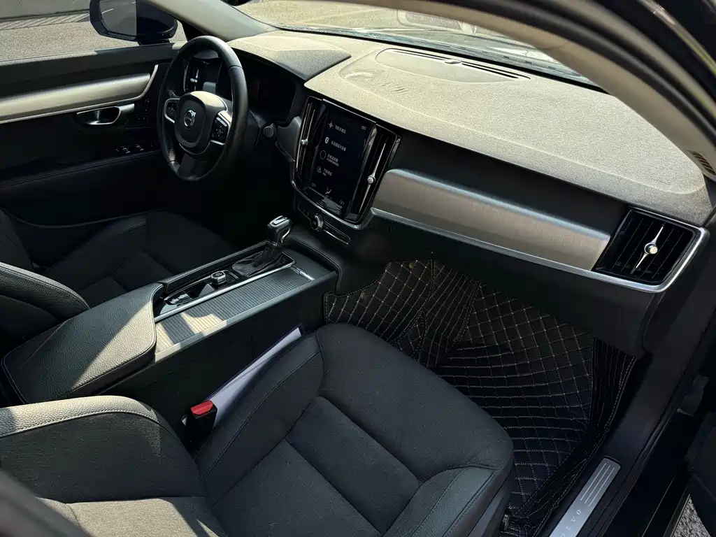 Volvo S90 — фото 10