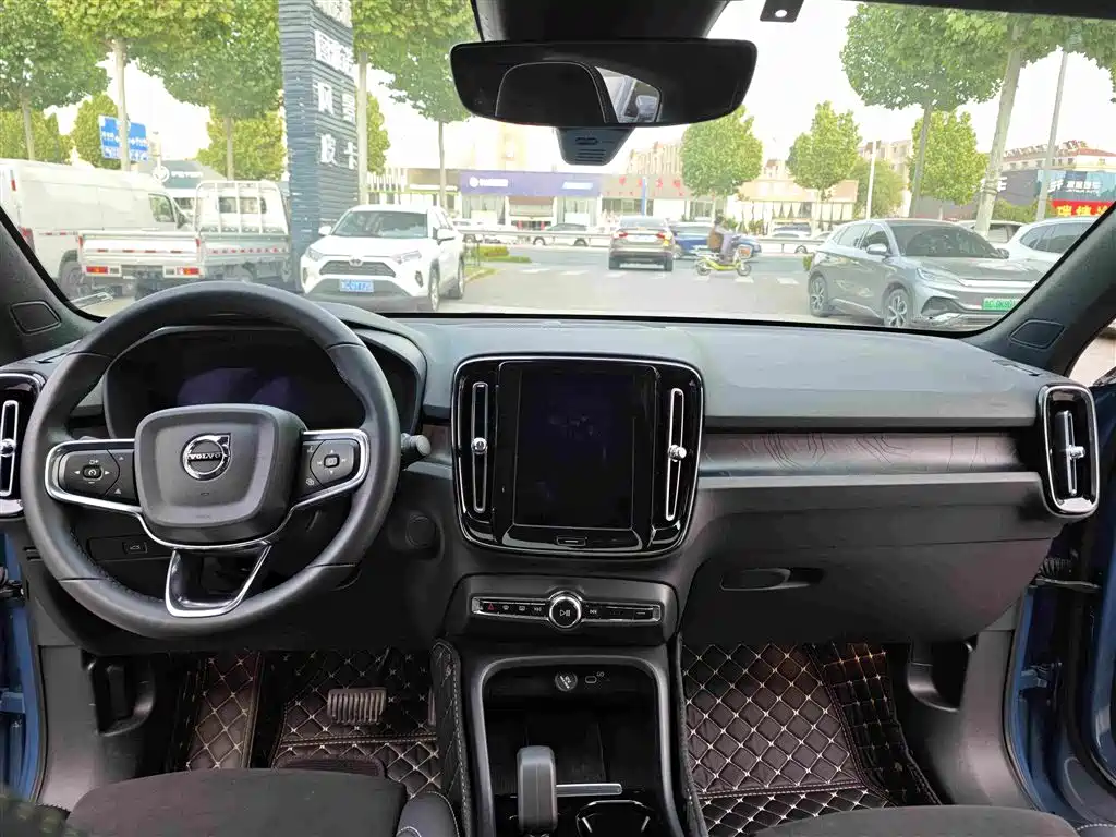 Volvo C40 — фото 11