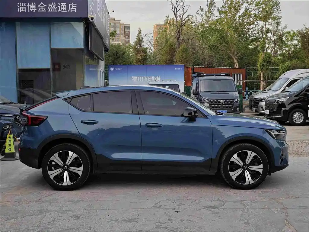 Volvo C40 — фото 3