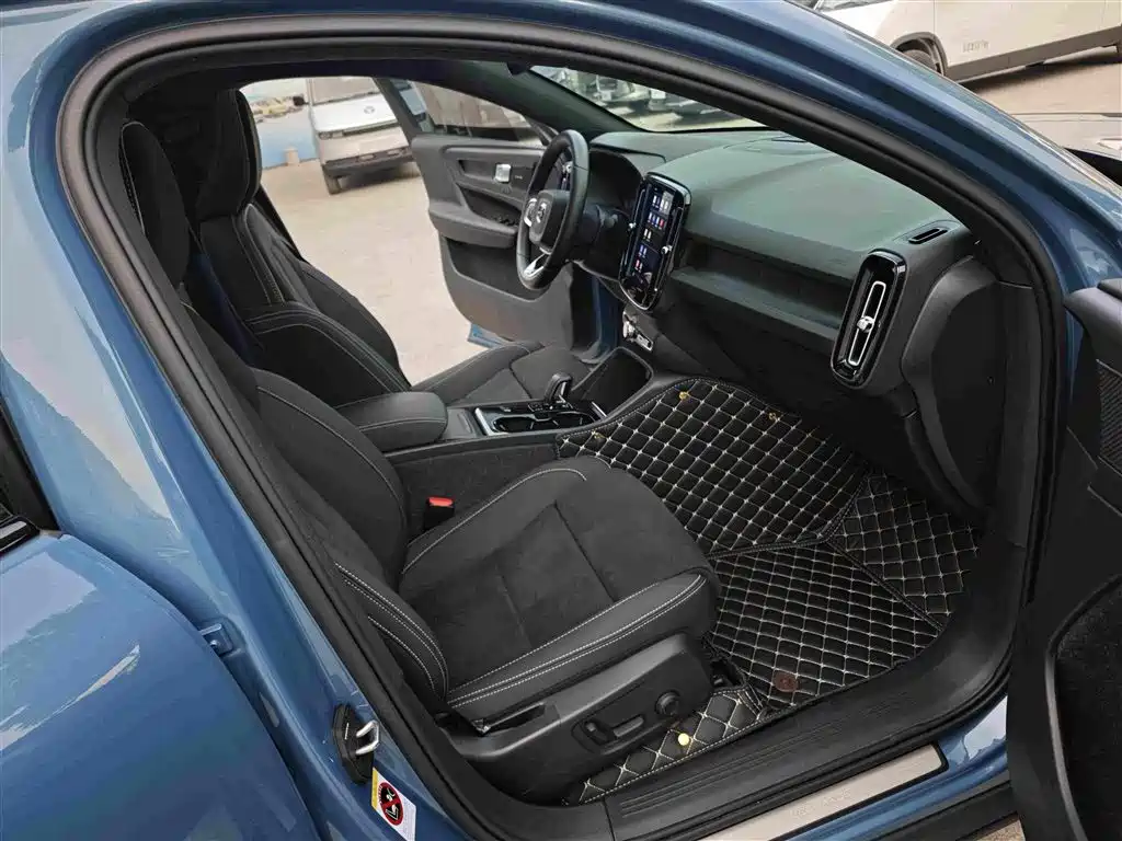 Volvo C40 — фото 10