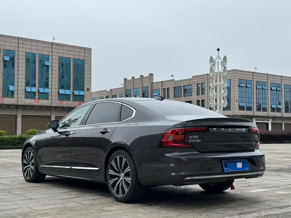 Volvo S90 — фото 7