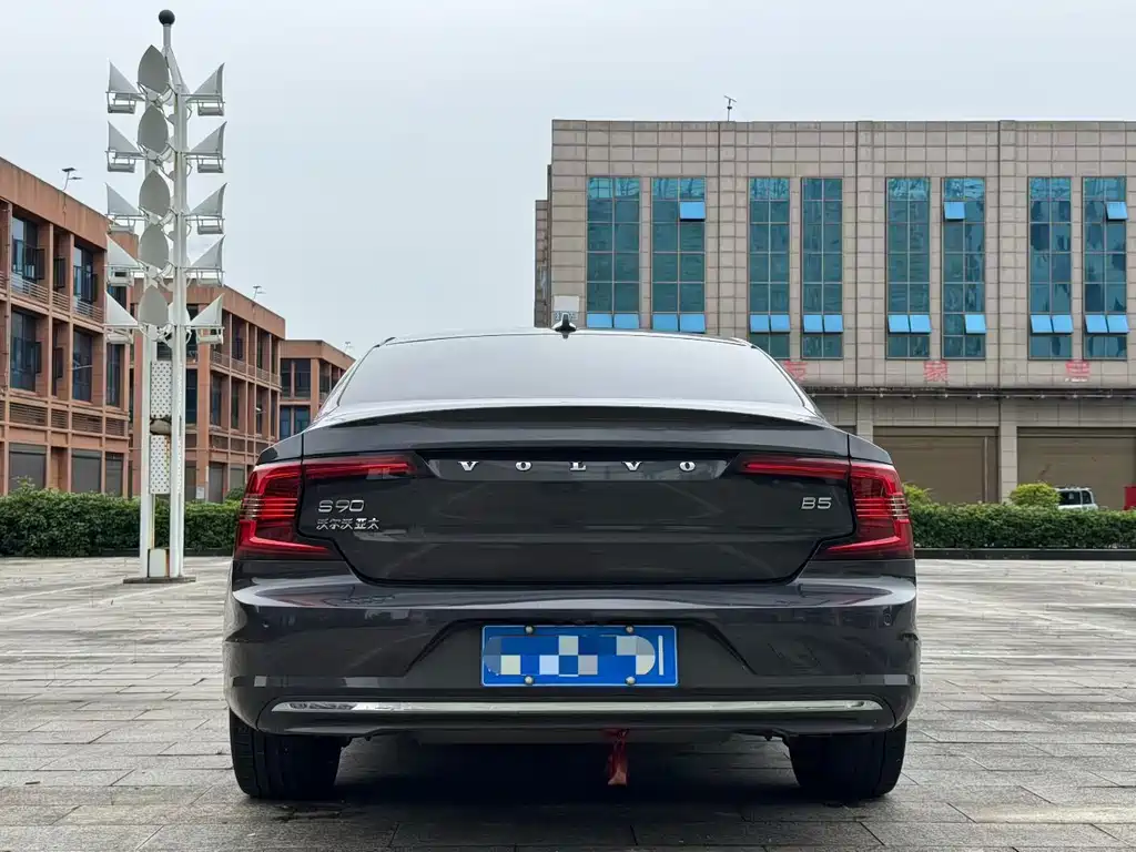 Volvo S90 — фото 8