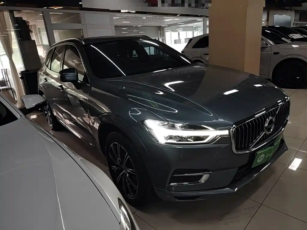 Volvo XC60 — фото 4