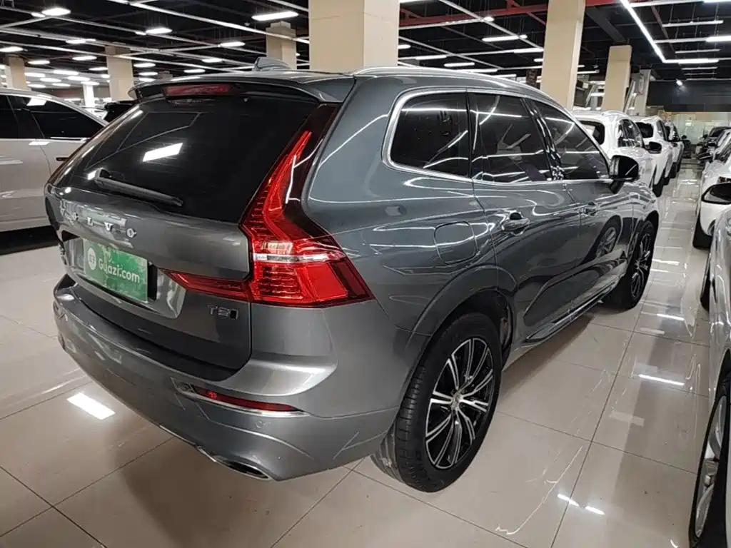 Volvo XC60 — фото 7